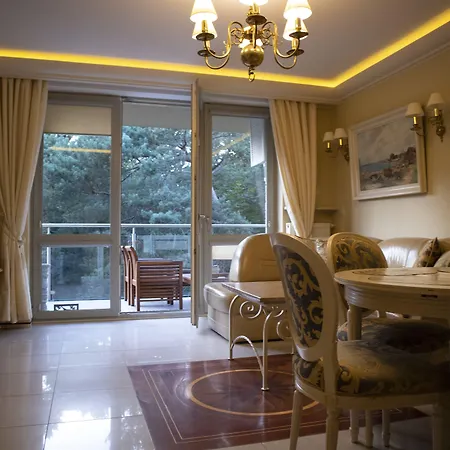 Dariusz Premium Z Garazem *