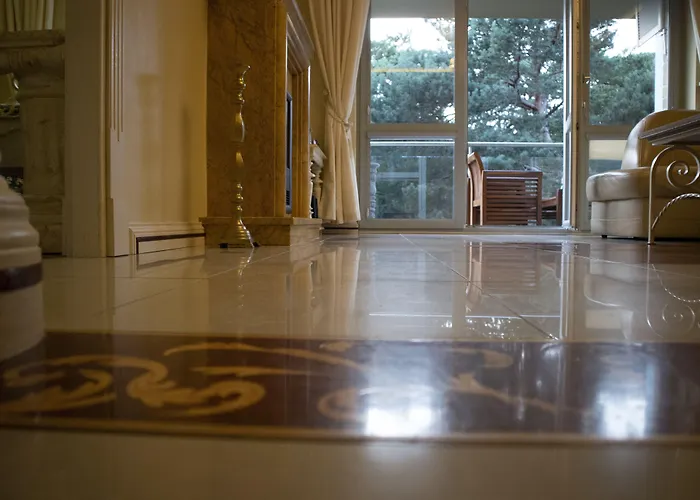 Dariusz Premium Z Garazem *