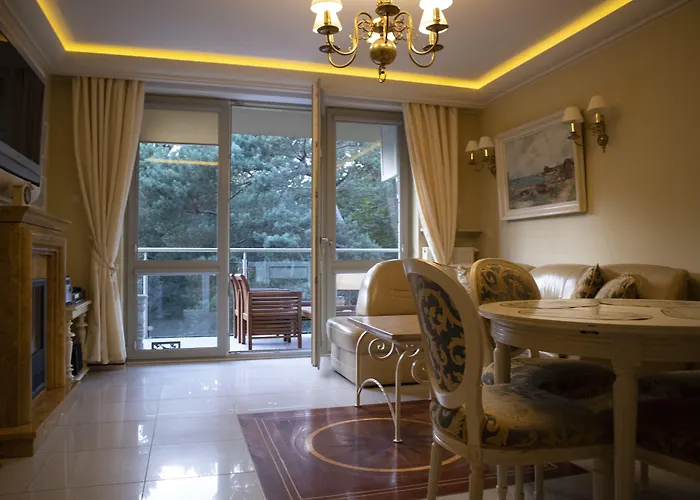 Dariusz Premium Z Garazem *